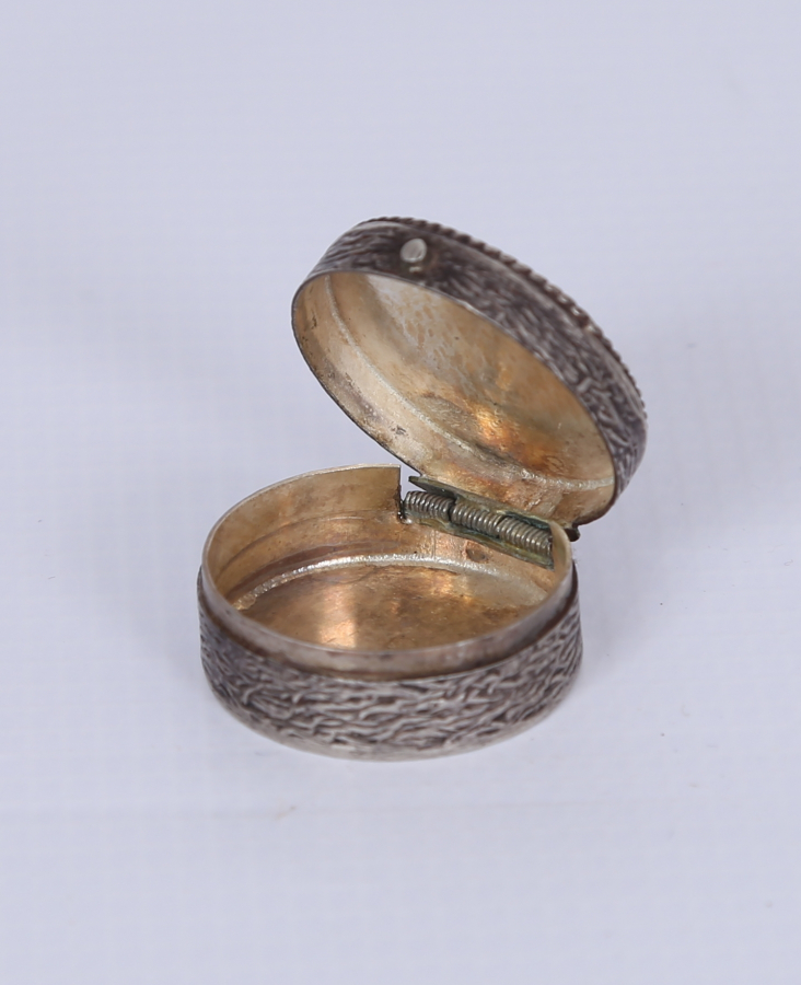 LAPİS TAŞLI TELKARİ İŞÇİLİKLİ GÜMÜŞ KUTU