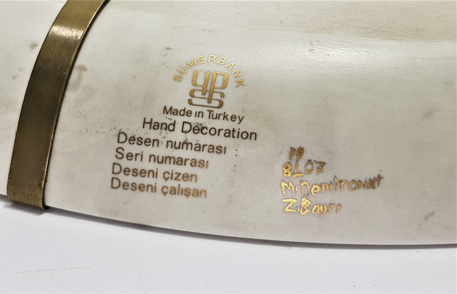 HAT YAZILI VE İŞLEMELİ DEV BOY SÜMERBANK PORSELEN DUVAR TABAĞI 