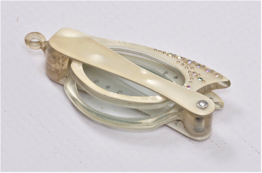 1960's TİYATRO GÖZLÜĞÜ