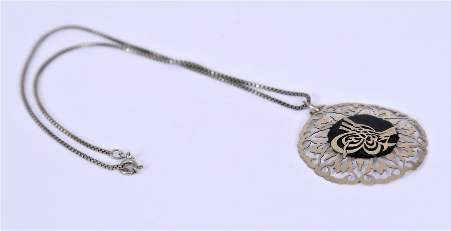 TUĞRA İŞLEMELİ, OLTU TAŞLI GÜMÜŞ KOLYE 