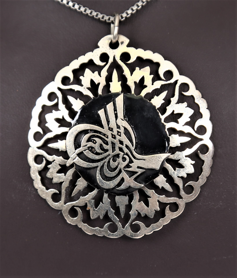 TUĞRA İŞLEMELİ, OLTU TAŞLI GÜMÜŞ KOLYE 