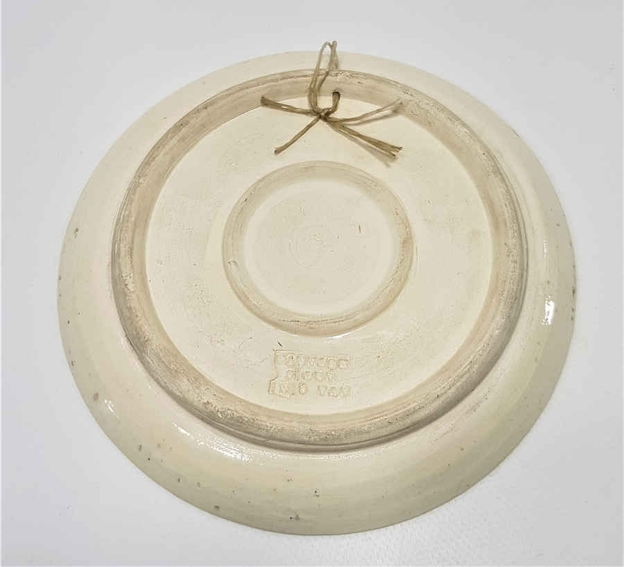 BİTKİSEL DESENLERLE SÜSLENMİŞ BESMELE YAZILI KÜTAHYA SERAMİK TABAK