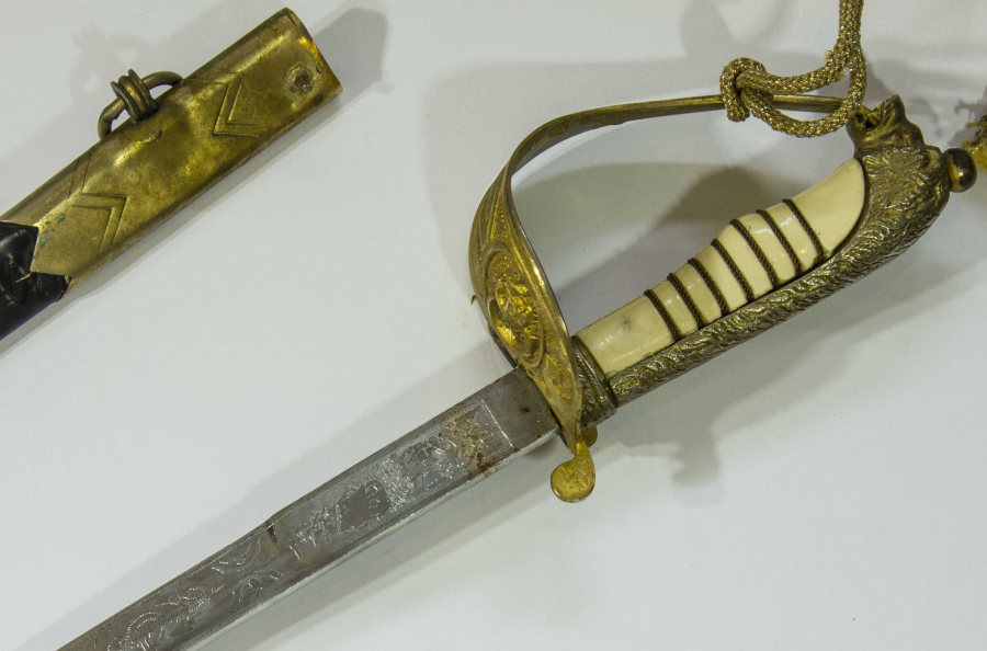 CUMHURİYET BAŞI DONANMA SUBAY KILICI