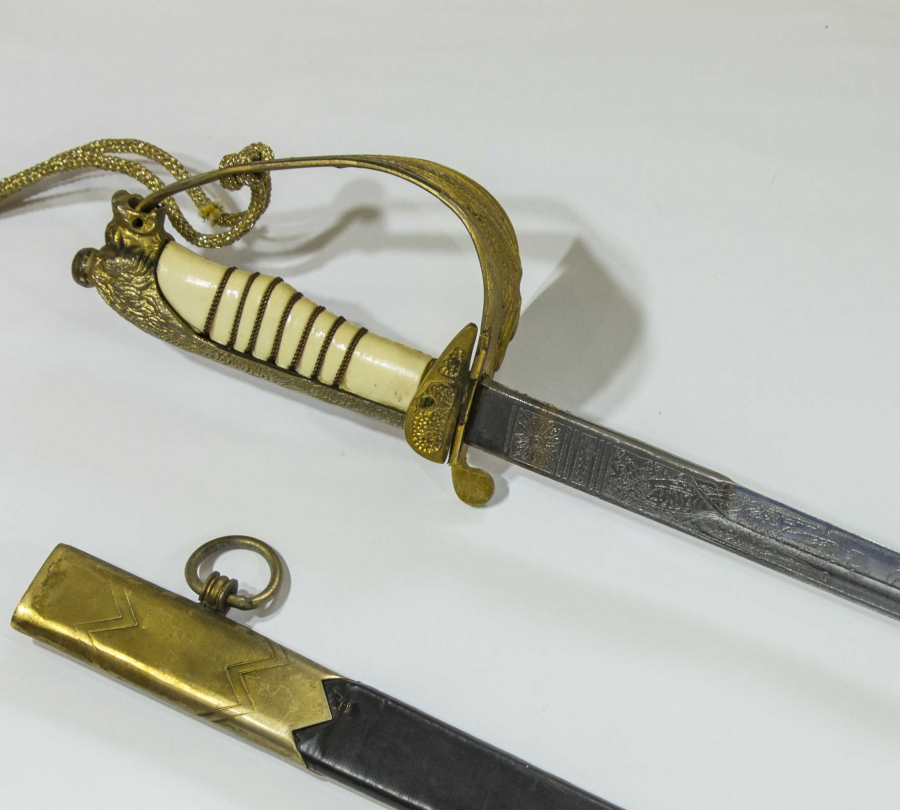 CUMHURİYET BAŞI DONANMA SUBAY KILICI