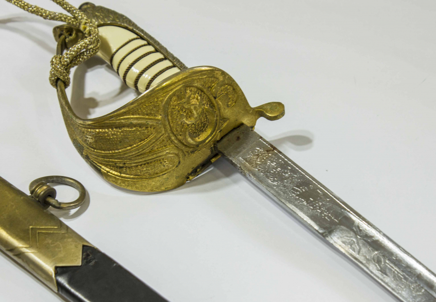 CUMHURİYET BAŞI DONANMA SUBAY KILICI