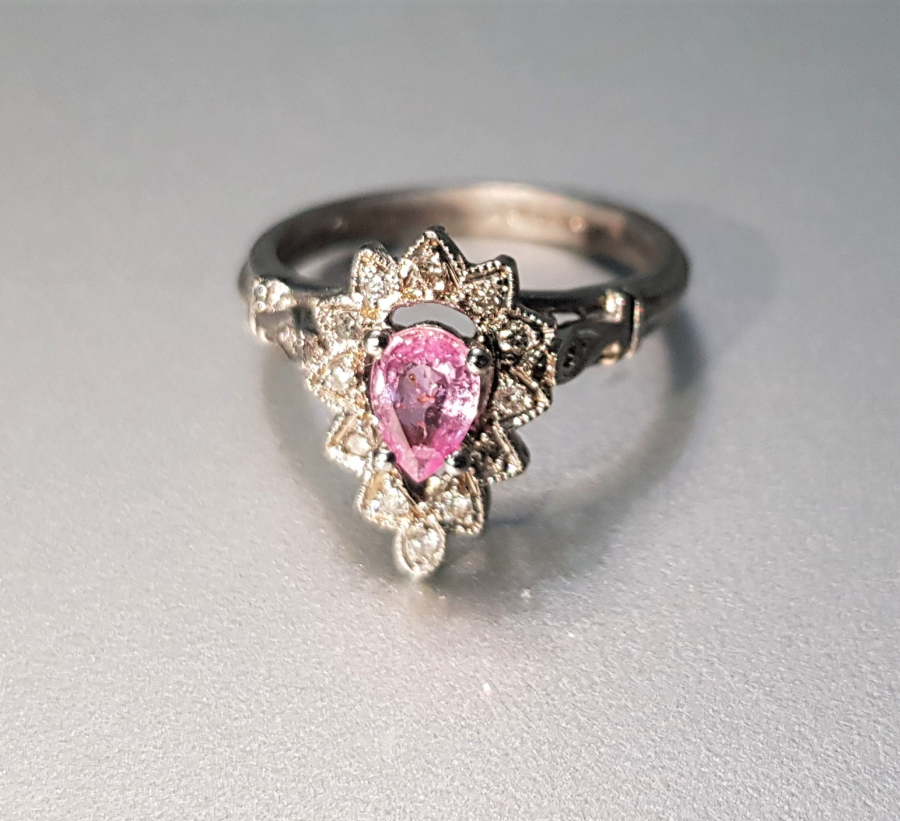 PEMBE TURMALİN TAŞLI PIRLANTA YÜZÜK