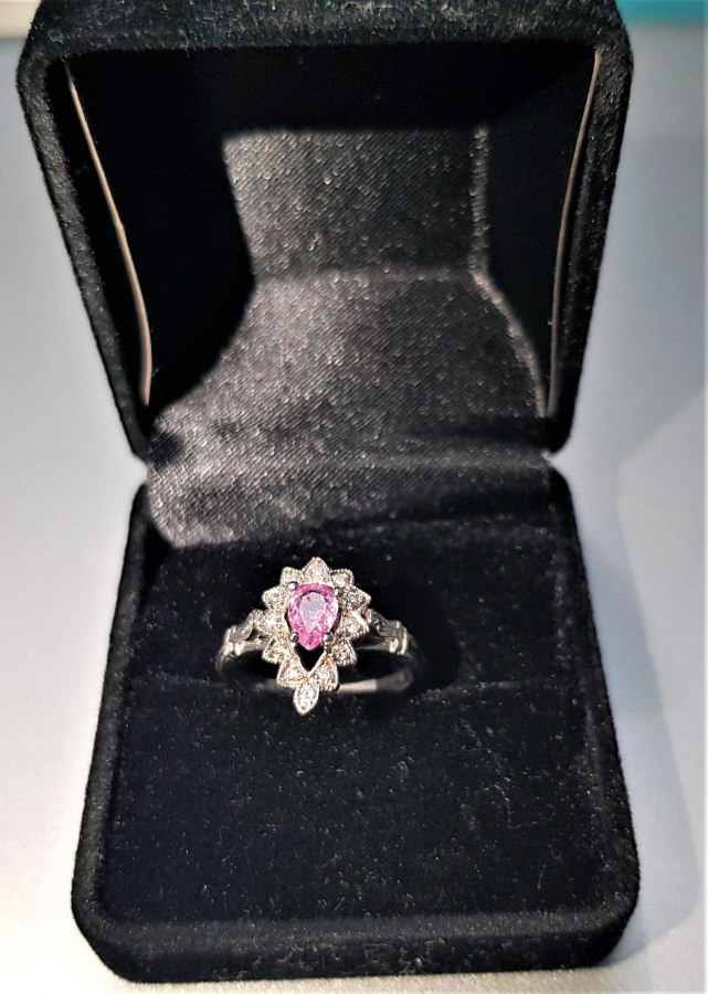 PEMBE TURMALİN TAŞLI PIRLANTA YÜZÜK