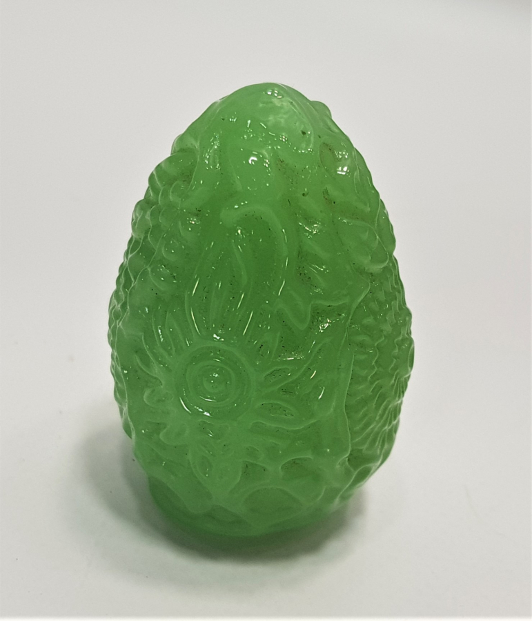 ÜZERİ İŞLEMELİ YEŞİM TAŞI 