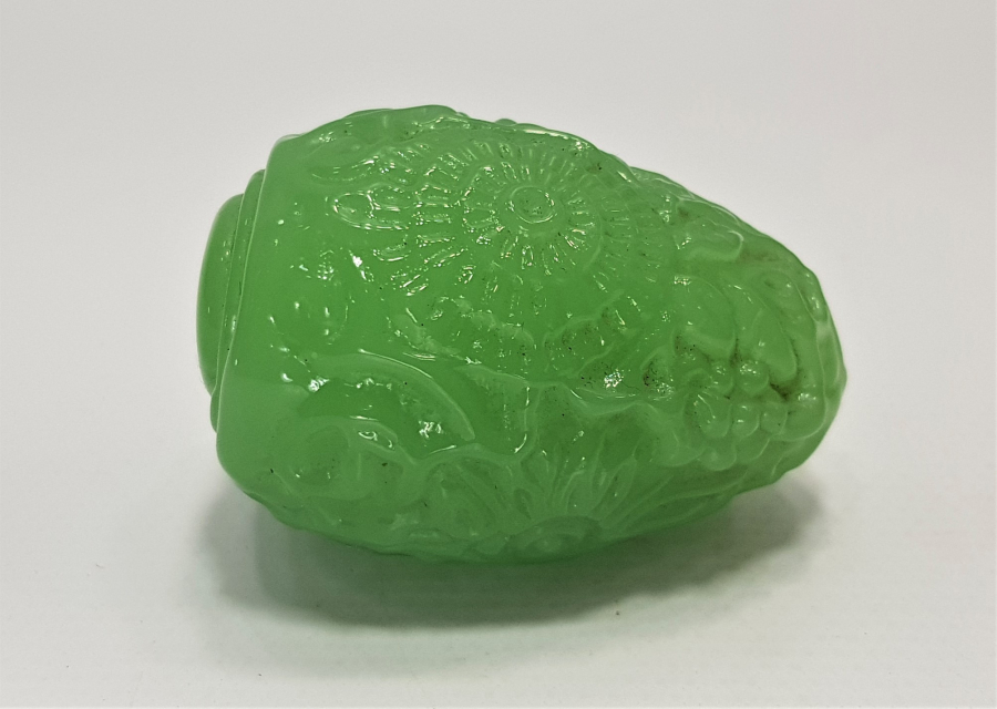 ÜZERİ İŞLEMELİ YEŞİM TAŞI 