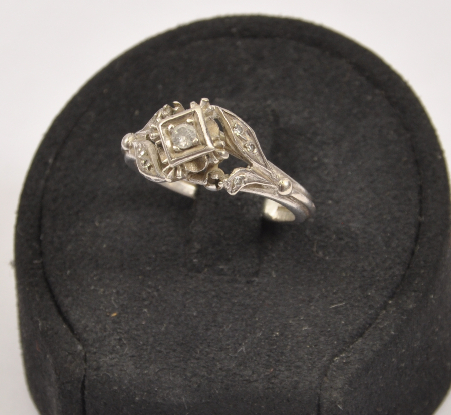 ANTİKA PIRLANTA TAŞLI PLATİN YÜZÜK