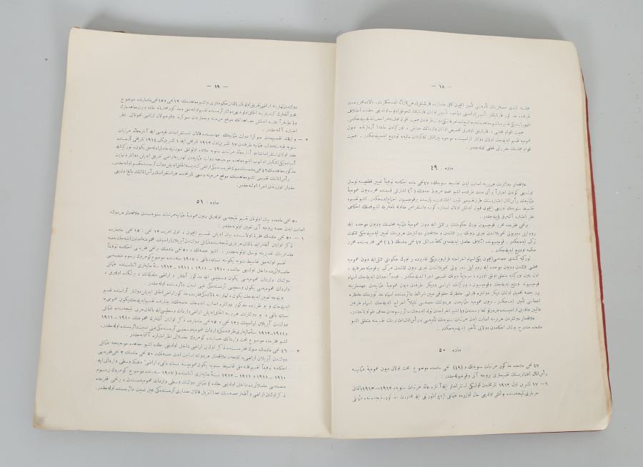 LOZAN BARIŞ ANTLAŞMASNIN MADDELERİNİ İÇEREN DÖNEMİNİN KİTABI