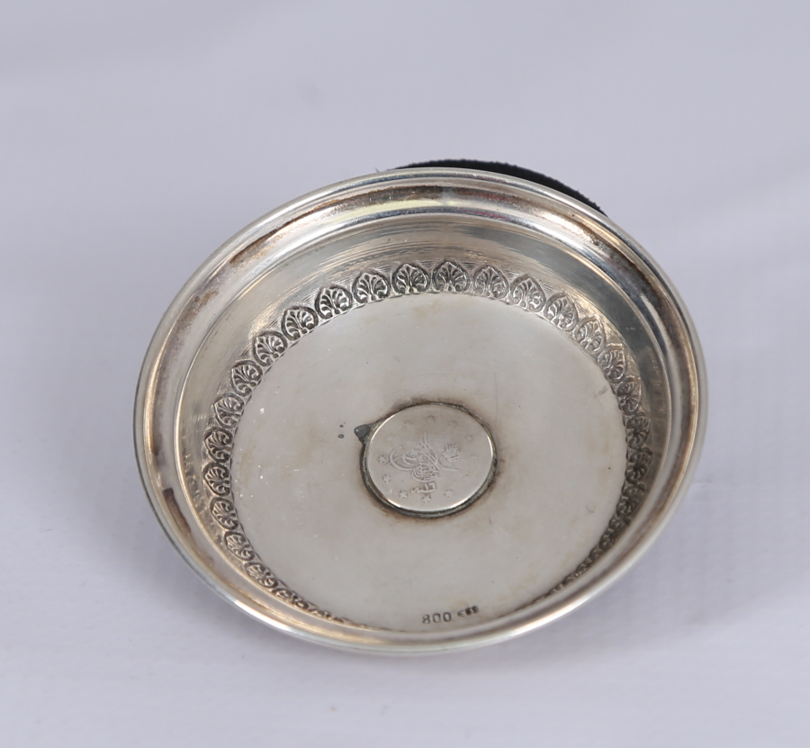 ORTASINDA OSMANLI 2 KURUŞ BULUNAN GÜMÜŞ KINA TASI