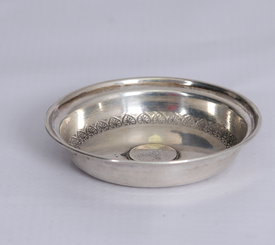 ORTASINDA OSMANLI 2 KURUŞ BULUNAN GÜMÜŞ KINA TASI