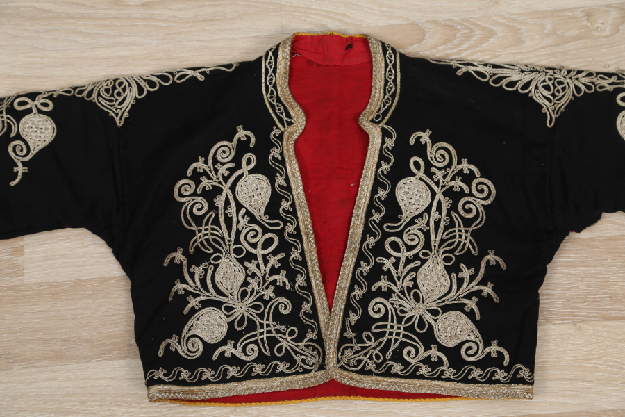 OSMANLI DÖNEMİ ÇUHADAN MAMUL SIRMA İŞÇİLİKLİ GELİN CEPKENİ