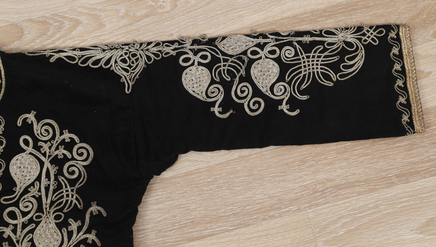 OSMANLI DÖNEMİ ÇUHADAN MAMUL SIRMA İŞÇİLİKLİ GELİN CEPKENİ