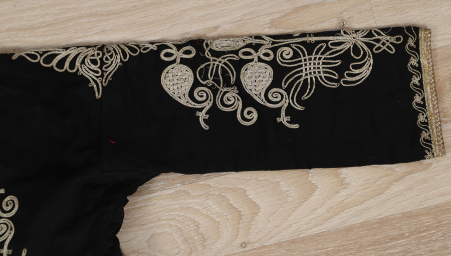 OSMANLI DÖNEMİ ÇUHADAN MAMUL SIRMA İŞÇİLİKLİ GELİN CEPKENİ