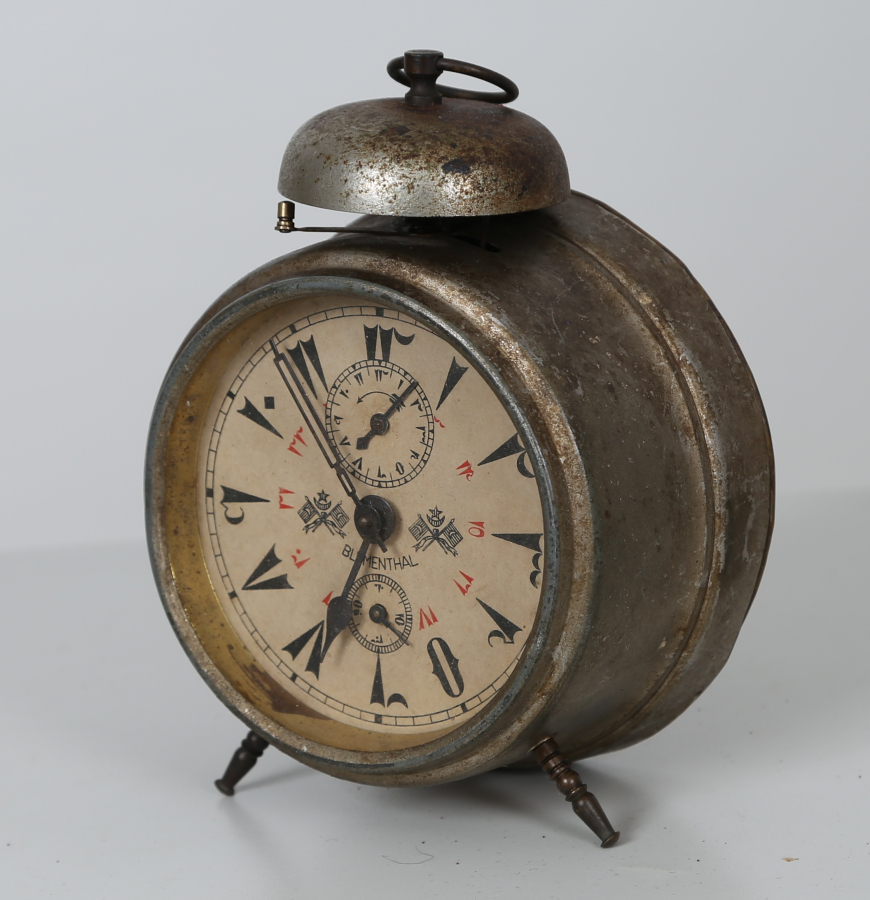 OSMANLI DÖNEMİ MEŞRUTİYET SANCAKLI ÇALIŞIR DURUMDA MASA SAATİ