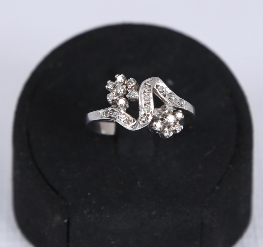 PIRLANTA TAŞLI PLATİN KAR TANESİ MODEL YÜZÜK