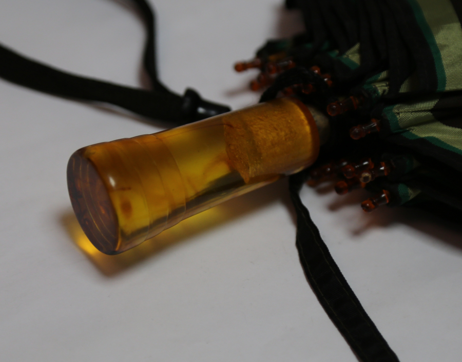 SAPI KATALİNDEN MAMUL ANTİKA ÇİL KONDİSYONDA ŞEMSİYE