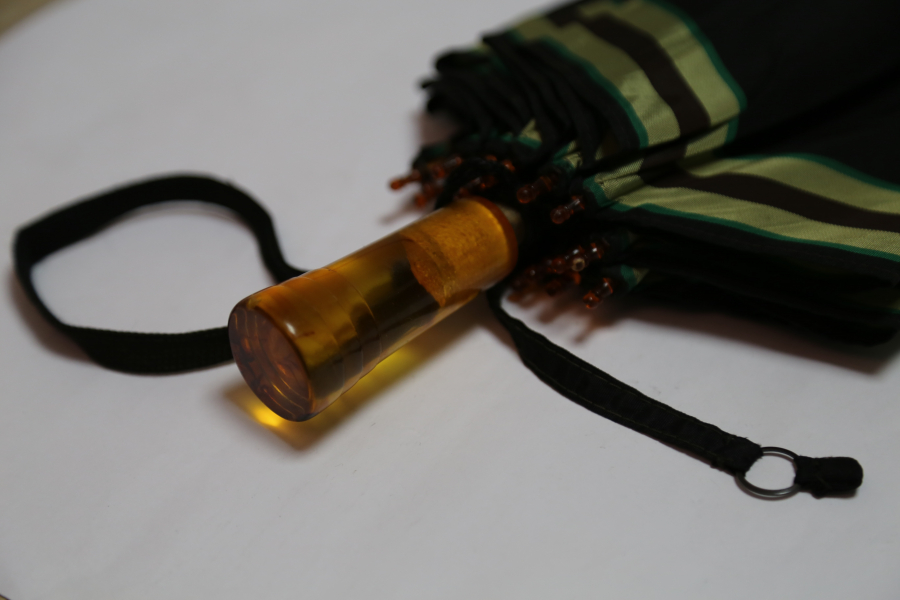 SAPI KATALİNDEN MAMUL ANTİKA ÇİL KONDİSYONDA ŞEMSİYE