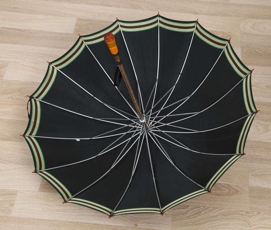 SAPI KATALİNDEN MAMUL ANTİKA ÇİL KONDİSYONDA ŞEMSİYE