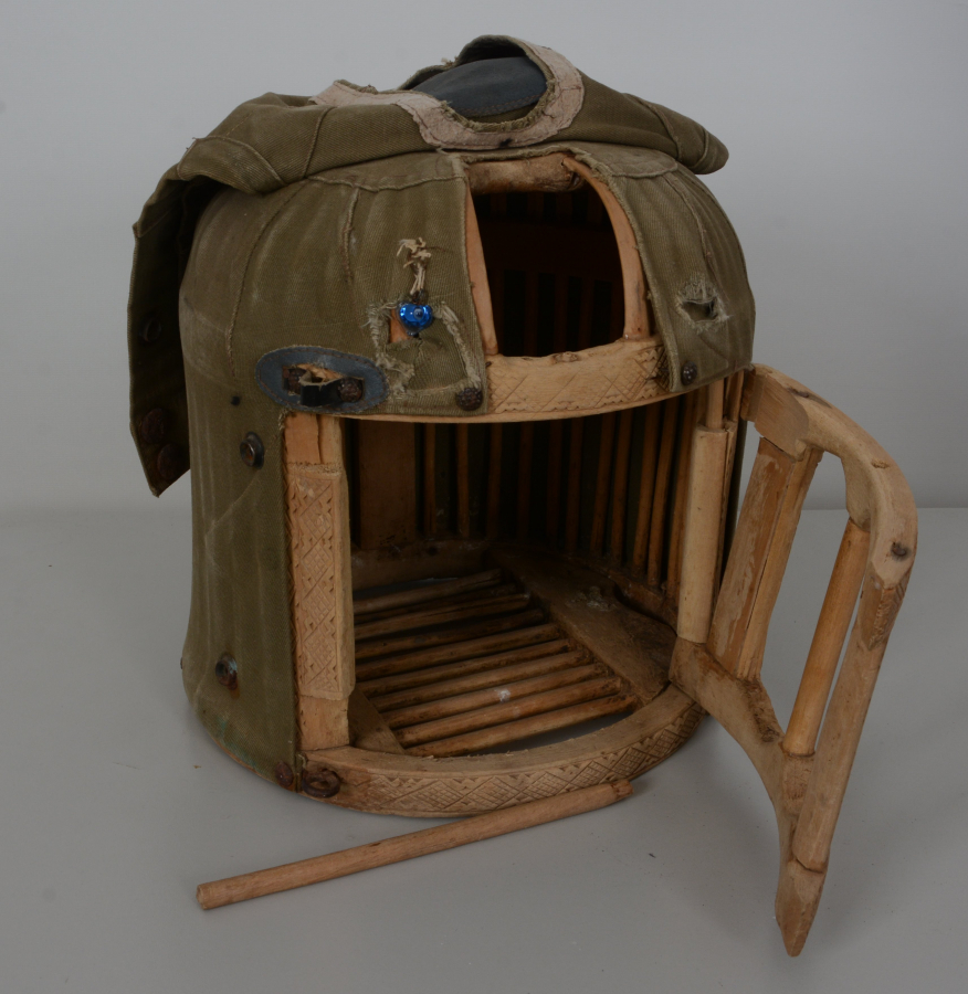 OSMANLI DÖNEMİ İŞLEMELİ KEKLİK KAFESİ KUMAŞ KORUMASIYLA