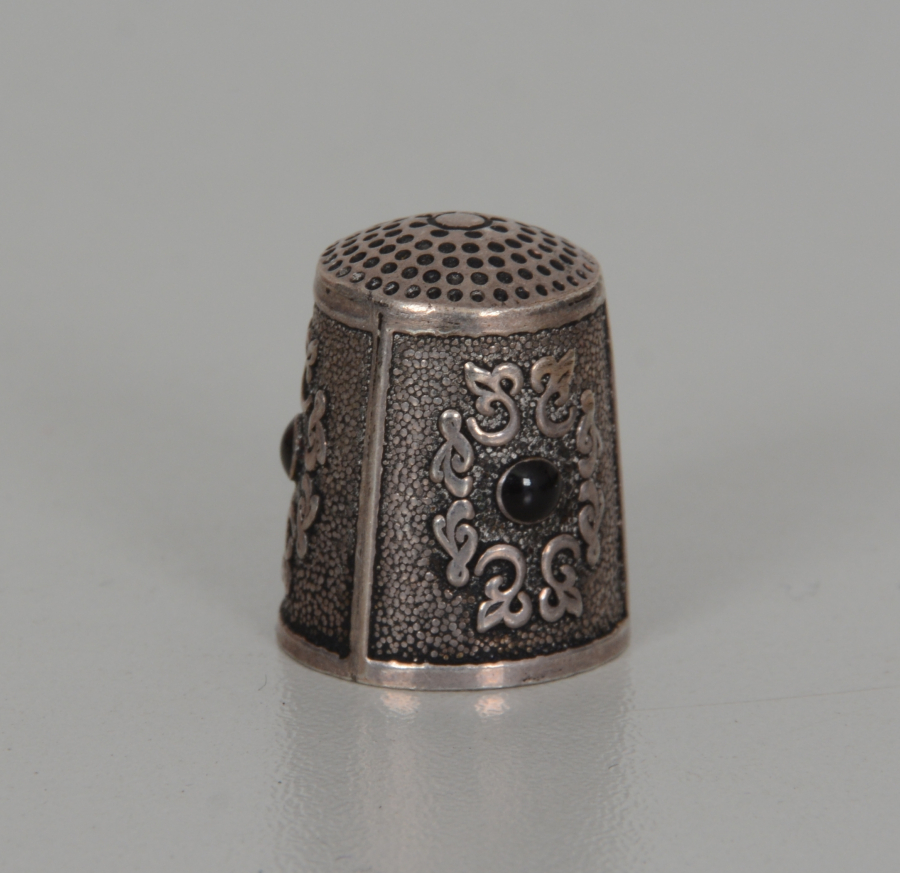 ANTİKA GÜMÜŞ TERZİ YÜKSÜĞÜ