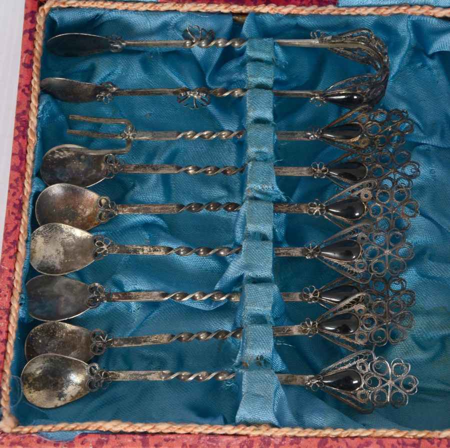 KUTUSUNDA OLTU TAŞLI GÜMÜŞ ÇAY KAŞIĞI SETİ 