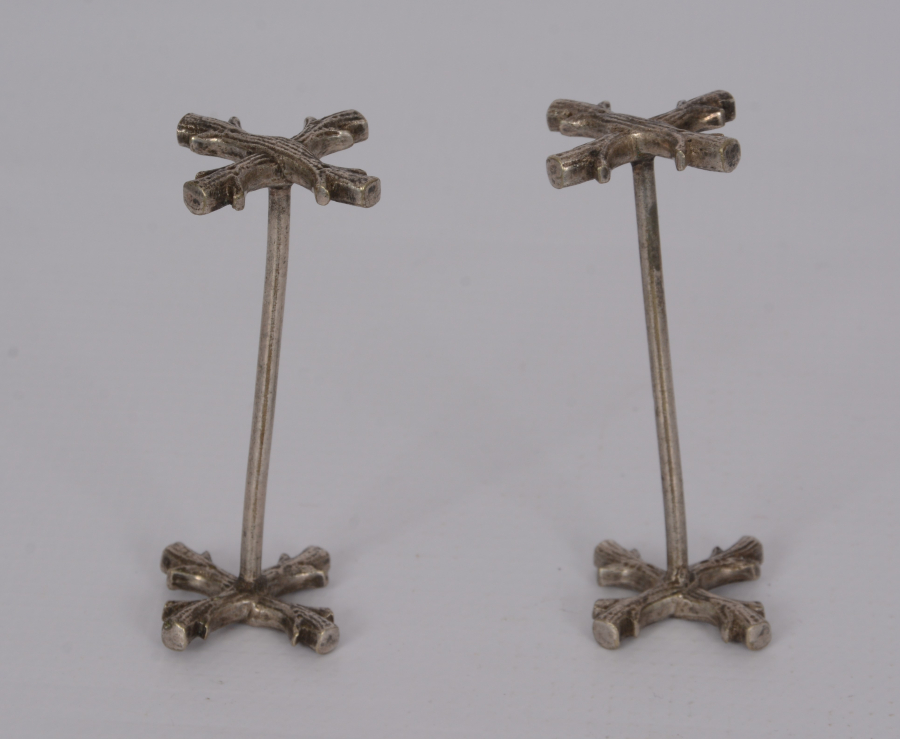 İKİ ADET TEŞHİR STANDI 