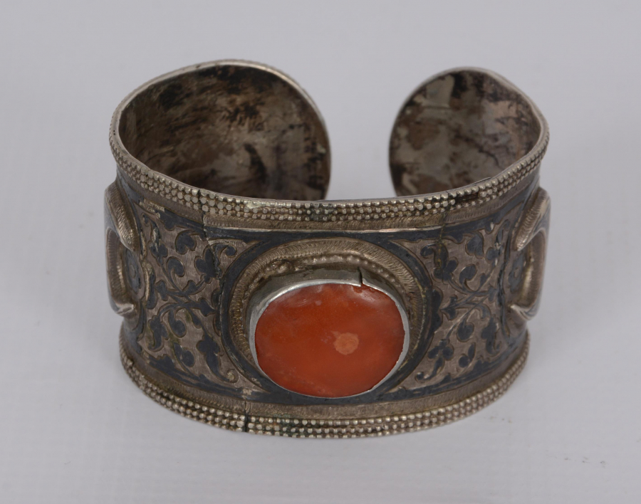 OSMANLI DÖNEMİ AKİK TAŞLI, HİLAL GÖRSELLİ SAVATLI GÜMÜŞ BİLEZİK 