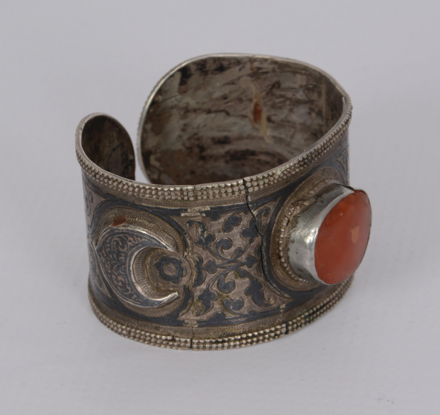 OSMANLI DÖNEMİ AKİK TAŞLI, HİLAL GÖRSELLİ SAVATLI GÜMÜŞ BİLEZİK 