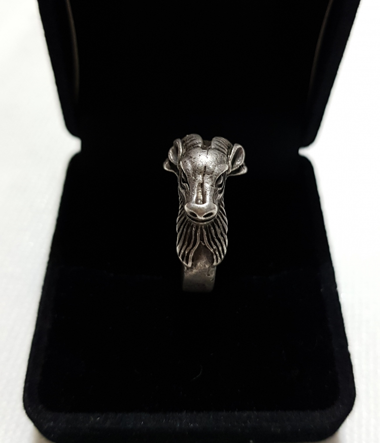 KOÇ BAŞI FORMLU GÜMÜŞ YÜZÜK 