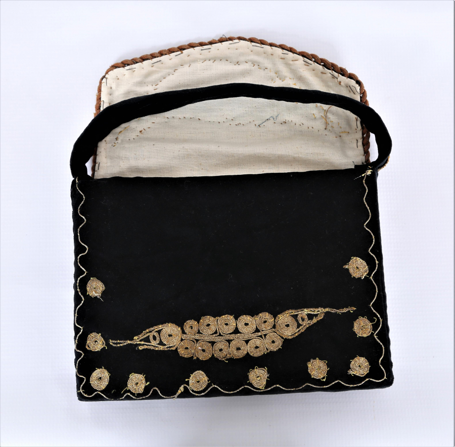 ALTIN SIRMA İŞÇİLİKLİ KADİFE KUR'AN-I KERİM ÇANTASI 