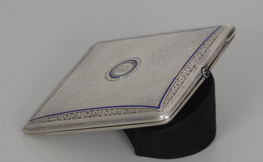 1900 BAŞLARI MİNELİ GÜMÜŞ İNGİLİZ SİGARA TABAKASI