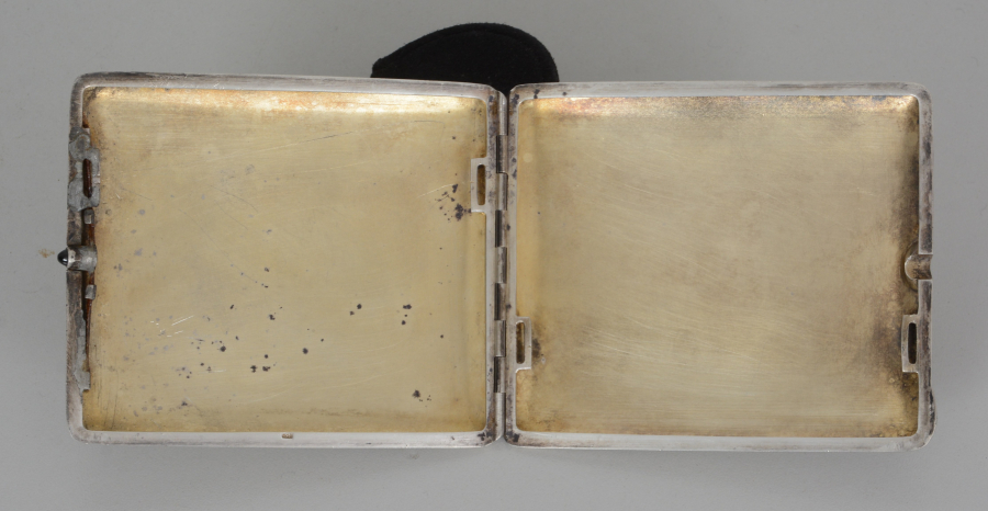 1900 BAŞLARI MİNELİ GÜMÜŞ İNGİLİZ SİGARA TABAKASI