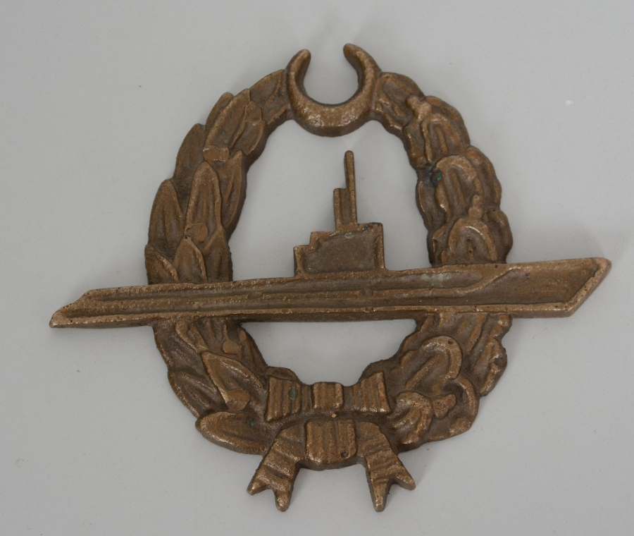 DUMLUPINAR DENİZALTI GEMİSİNİN HİZMETE BAŞLAMASI ANISINA YAPILMIŞ PLAKET