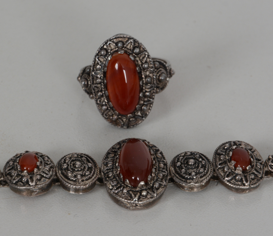 GÜMÜŞ BİLEKLİK VE YÜZÜK TAKIMI