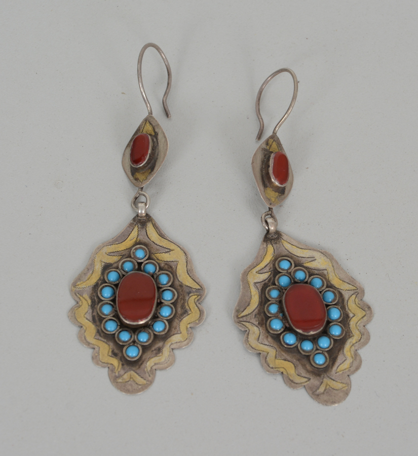 GÜMÜŞ ÜZERİ ALTIN VERMEYLİ AKİK VE TURKUAZ TAŞLI TÜRKMEN İŞİ KÜPE