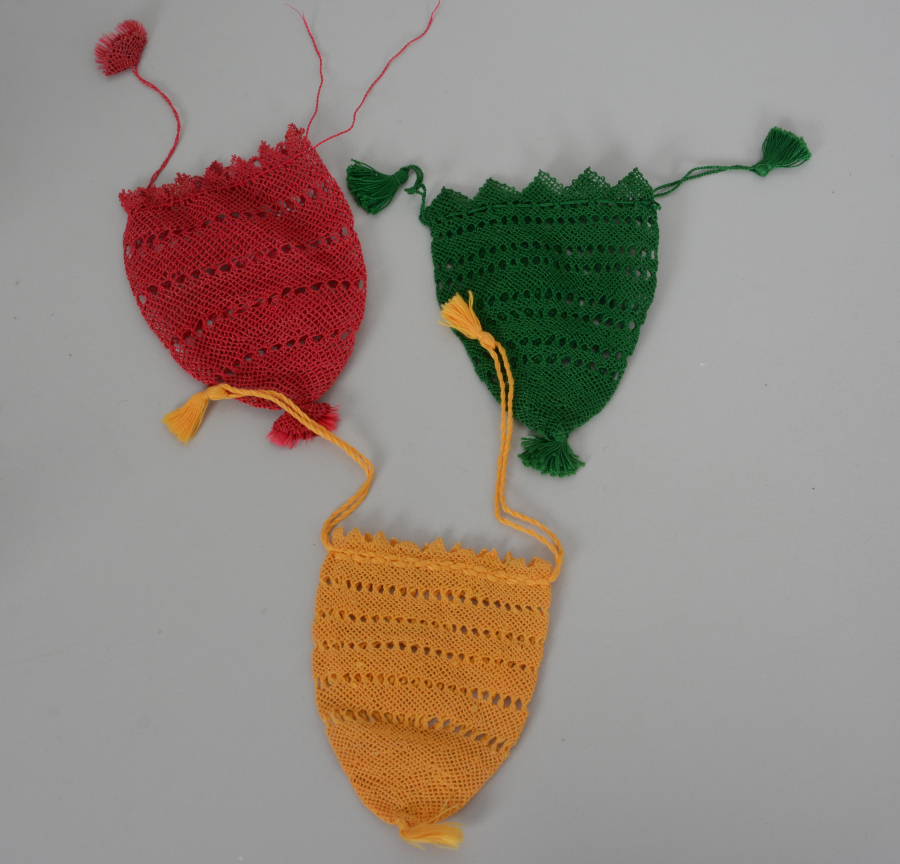 OSMANLI DÖNEMİ KÖK BOYA İPLERLE YAPILMIŞ 3 ADET GELİN KESESİ