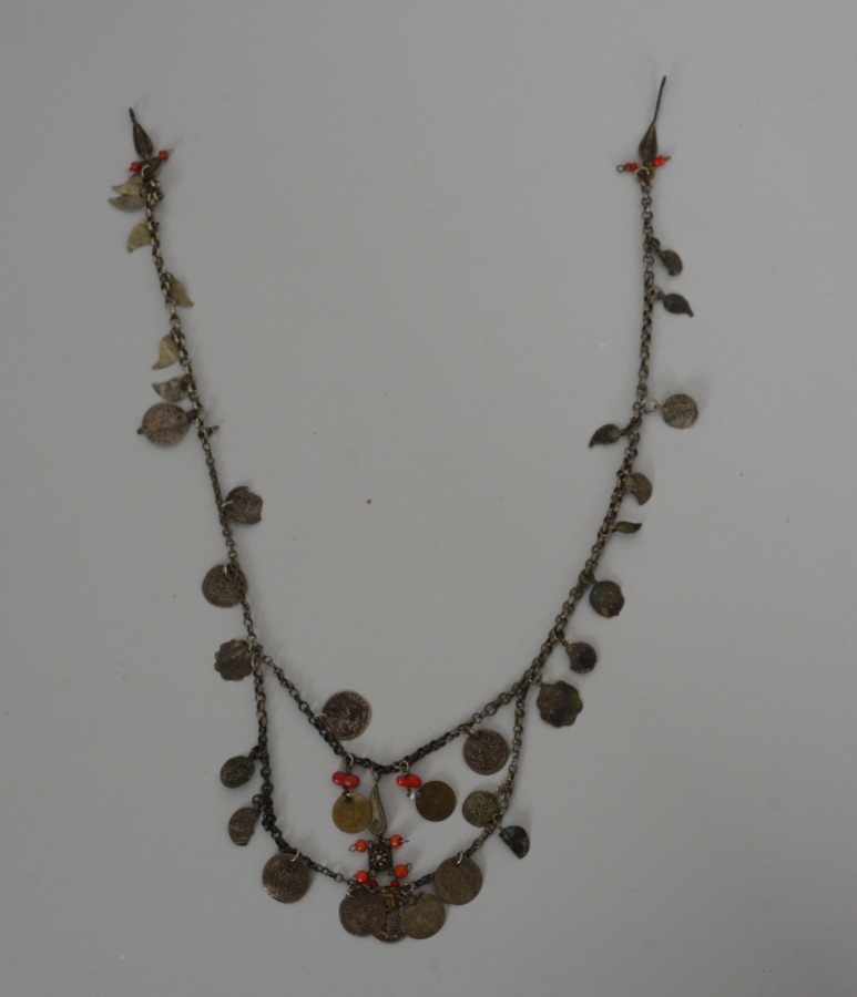 OSMANLI DÖNEMİ MERCANLI GÜMÜŞ GERDANLIK 