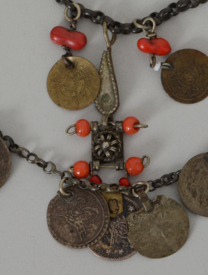 OSMANLI DÖNEMİ MERCANLI GÜMÜŞ GERDANLIK 