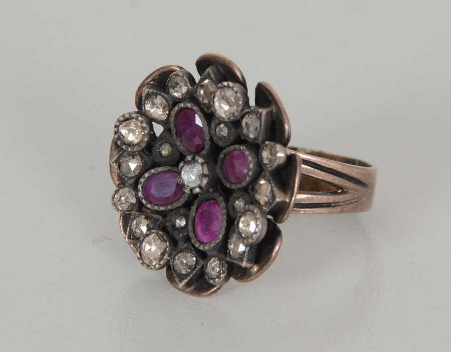 ÖZEL YAPIM ELMAS VE YAKUTLU GÜL MODEL ANTİKA ALTIN YÜZÜK