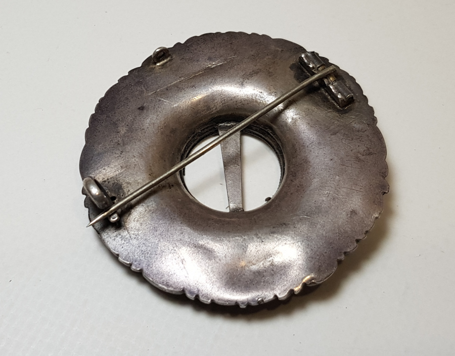 NADİR FORMDA GÜMÜŞ AVRUPA BROŞ