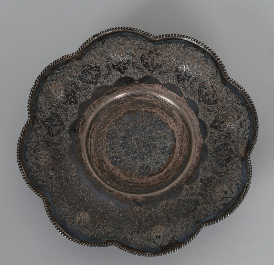 TAMAMI KALEM VE KABARTMA İŞÇİLİKLİ 84 DAMGALI MEYVELİK