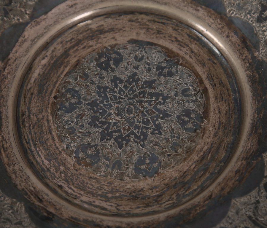 TAMAMI KALEM VE KABARTMA İŞÇİLİKLİ 84 DAMGALI MEYVELİK