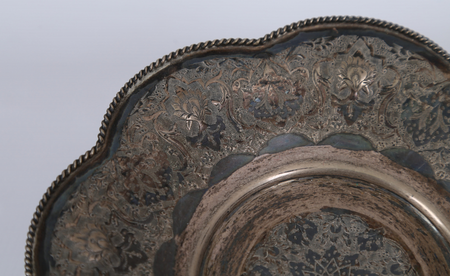 TAMAMI KALEM VE KABARTMA İŞÇİLİKLİ 84 DAMGALI MEYVELİK