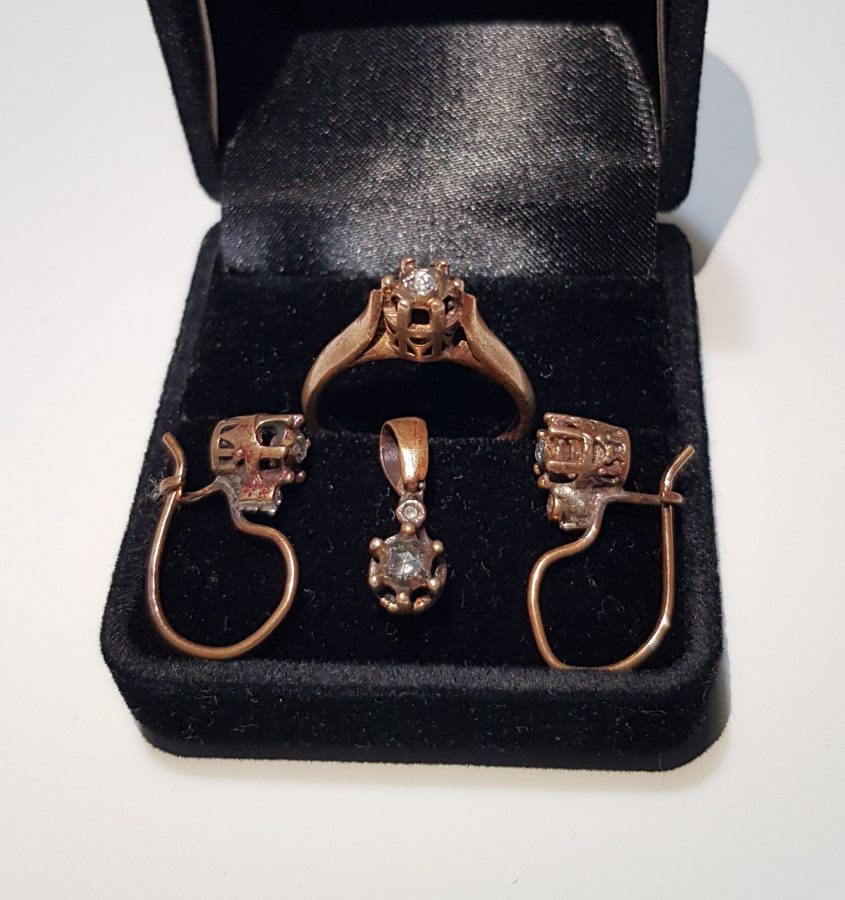 ELMAS TAŞLI YÜZÜK, KÜPE, KOLYE UCU SET