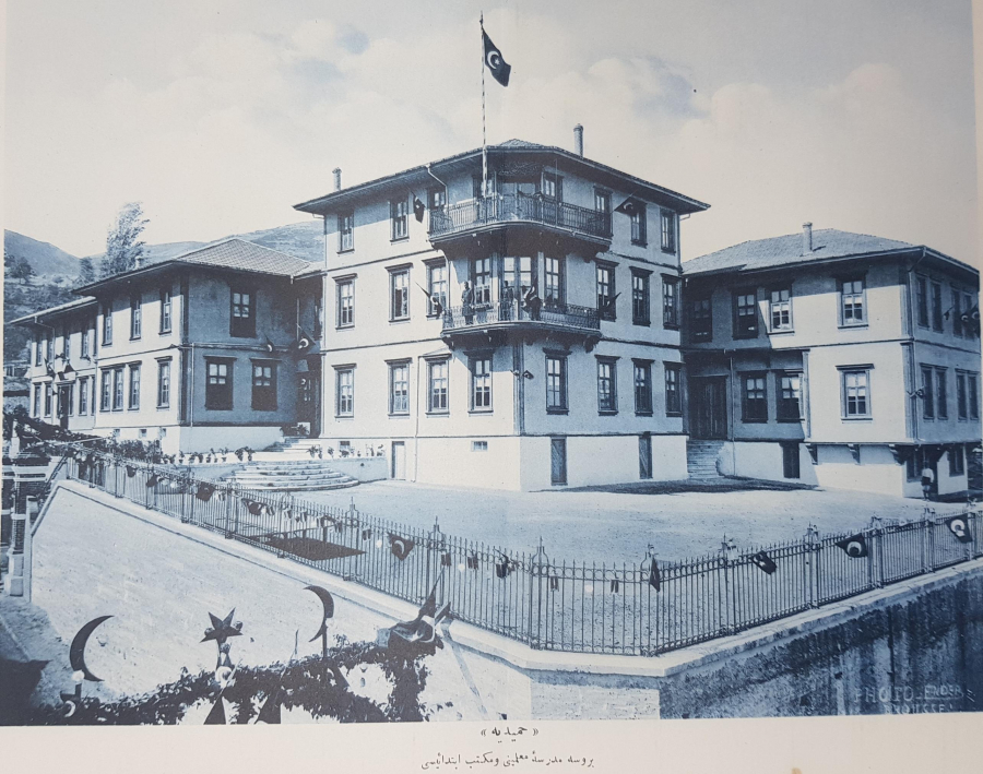 OSMANLICA YAZILI GRAVÜR: BURSA ÖĞRETMEN LİSESİ 