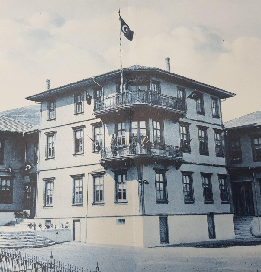 OSMANLICA YAZILI GRAVÜR: BURSA ÖĞRETMEN LİSESİ 