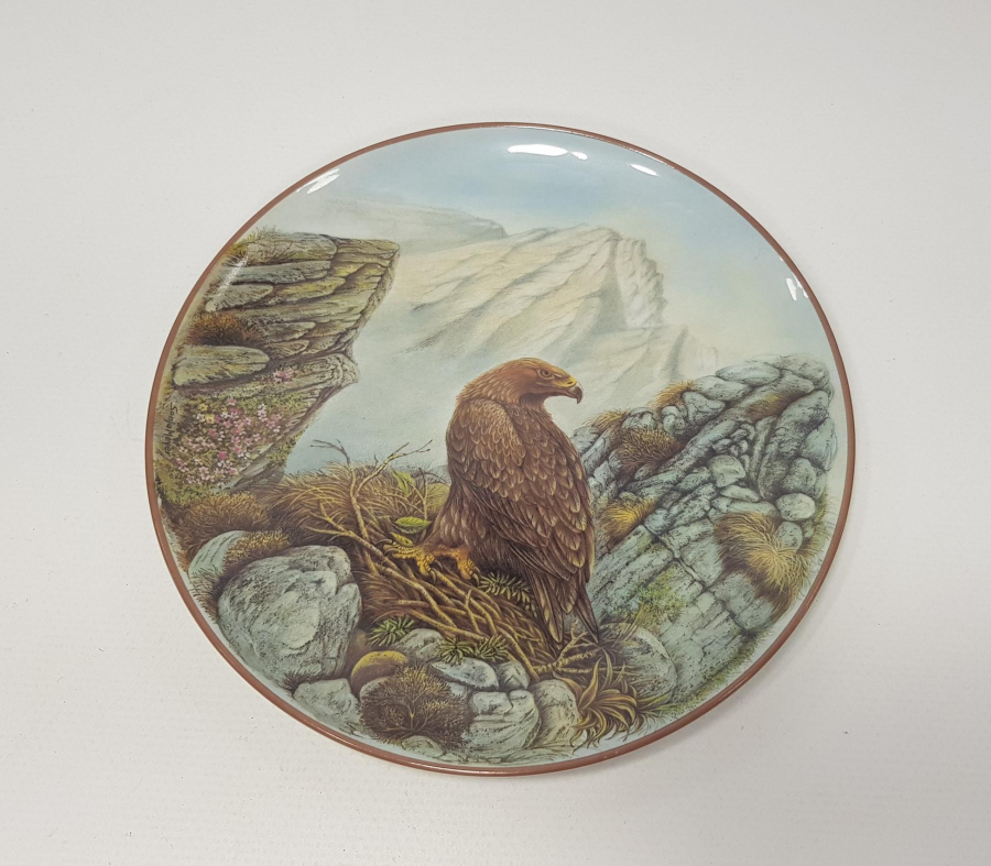SANATÇI YAPIMI KAYA KARTALI RESİMLİ PORSELEN DUVAR TABAĞI 